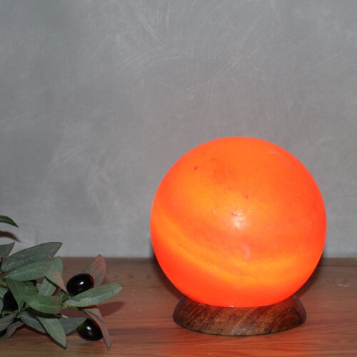 Beleuchteter Salzkristall USB-BALL, mit Holzsockel, Höhe ca. 9 cm